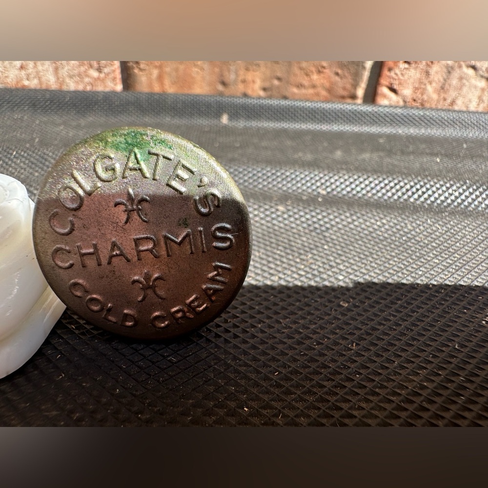 Miniature Colgate’s Charmis Cold Cream Milk Glass Jar White Embossed Lid Empty - Picture 6 of 7
